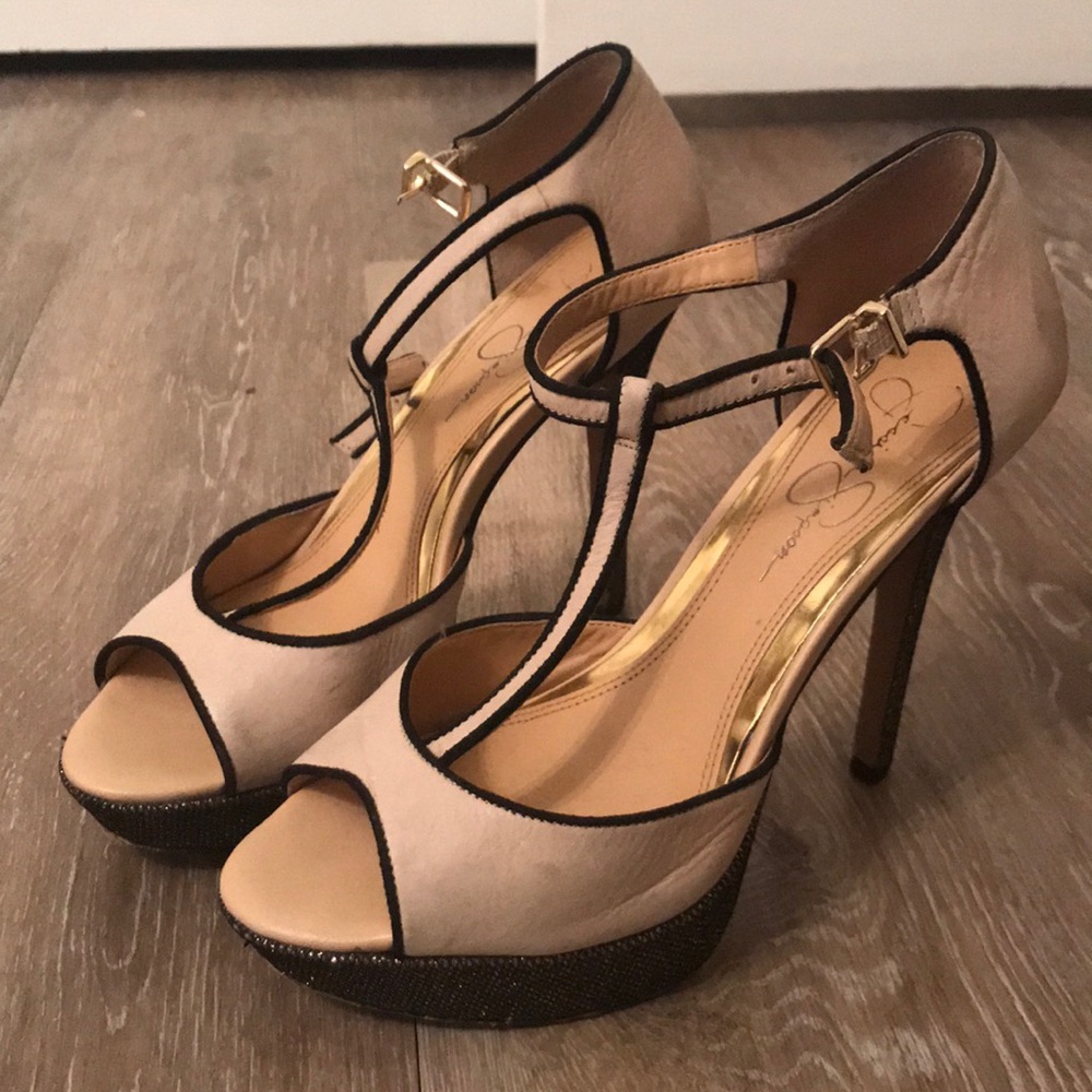 Tan beige black jessica Simpson heels !